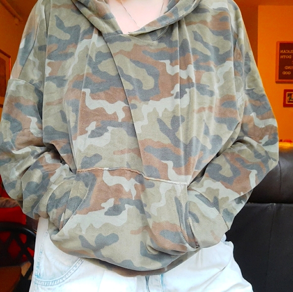 AEO Super Soft Camo Hoodie - Picture 1 of 12